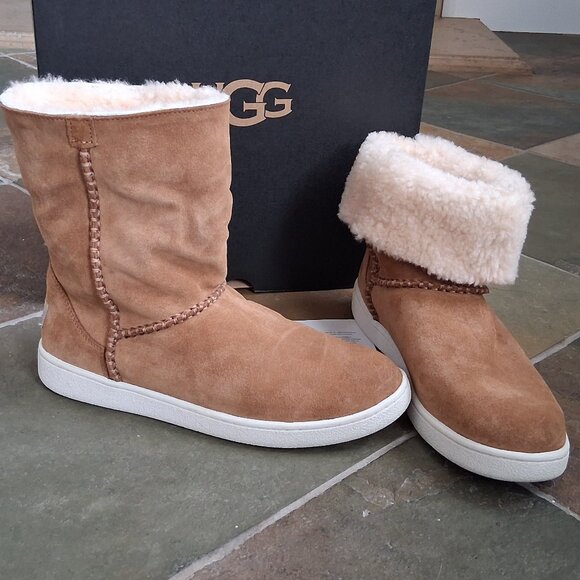 UGG Mika Classic Boot - Picture 1 of 8